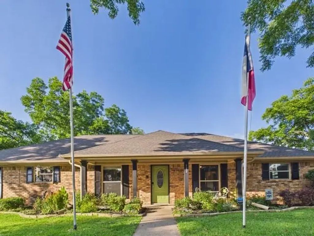 102 Misty Glen Circle, Gun Barrel City
