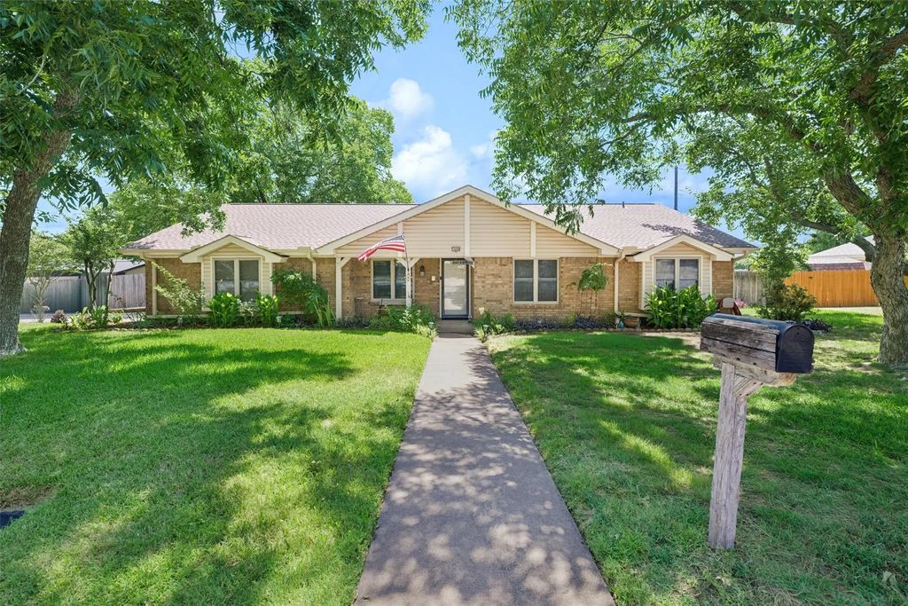 1608 Wade Drive, Bedford