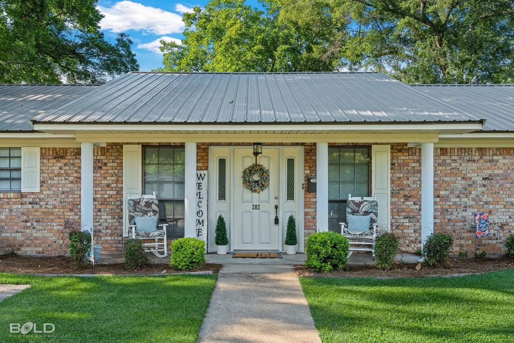 202 Butler Street, Springhill