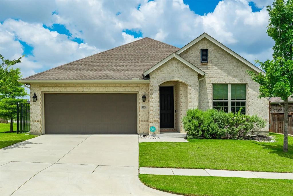 5329 Waterview Court, Haltom City