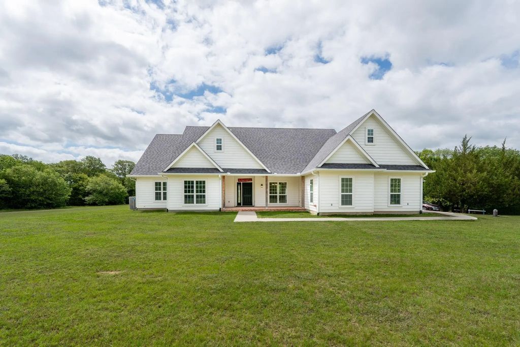 38 Jubilee Farm Road, Bells