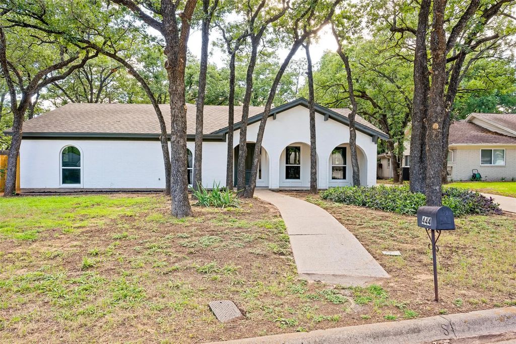 444 Billy Creek Circle, Hurst