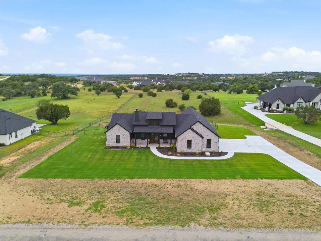 1034 Kingsley Court, Weatherford