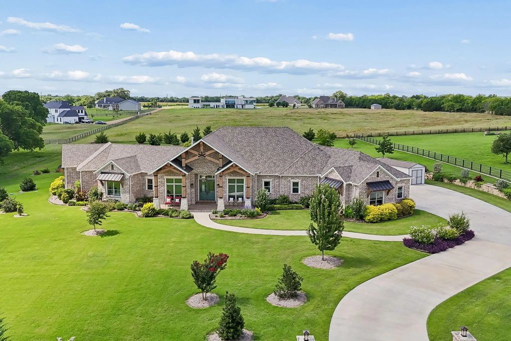 1500 Ford Lane, Lucas