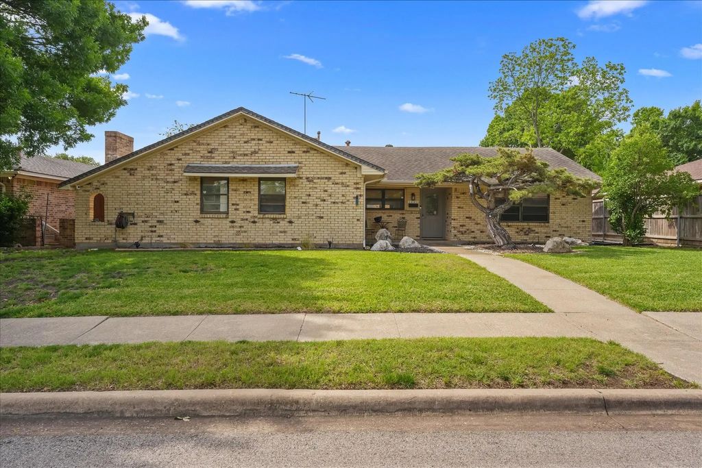 1426 Lexington Drive, Garland