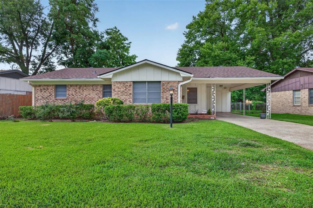 3329 Red Bud Lane, Shreveport