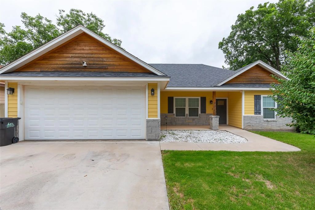 901 Kelley Lane, Tuscola