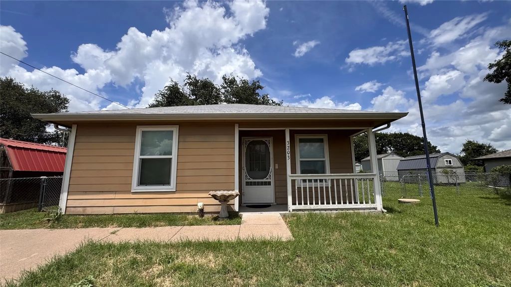 3203 Echo Trail, Granbury