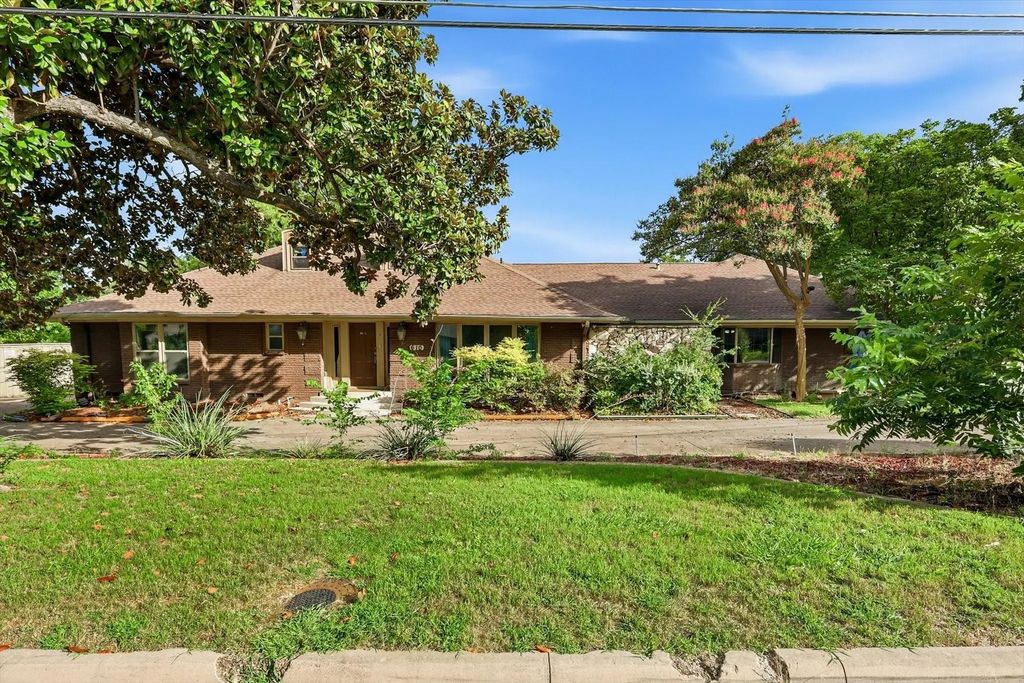 610 S Manus Drive, Dallas