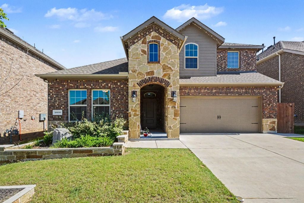 10600 Breezeway Drive, Aubrey