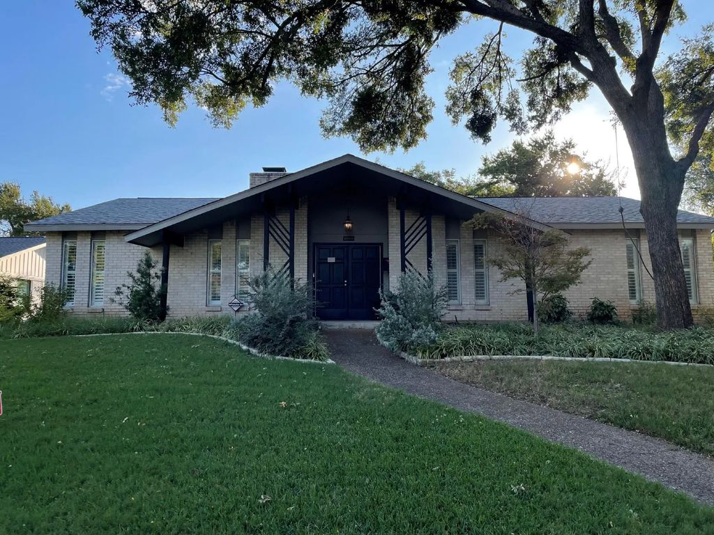 12220 Hightower Place, Dallas