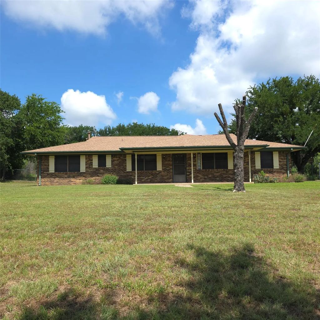 824 Fm 2256, Mineral Wells