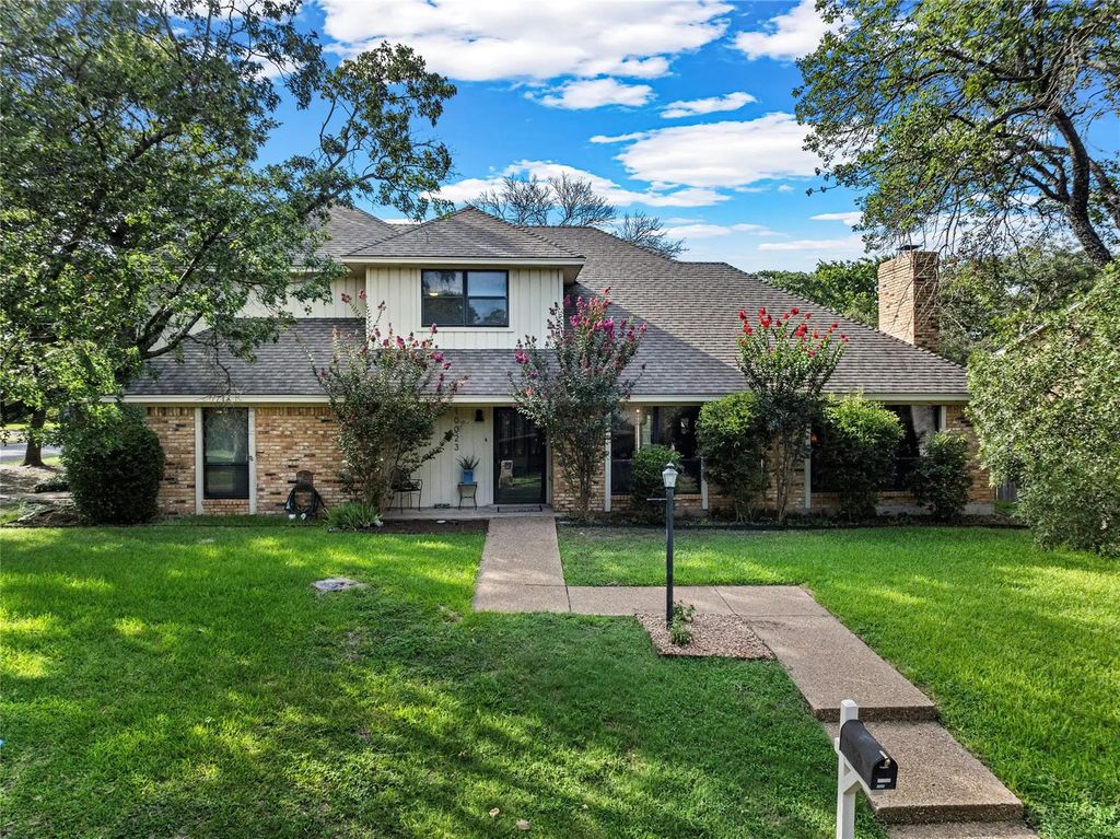 10023 Ramblewood Drive, Woodway