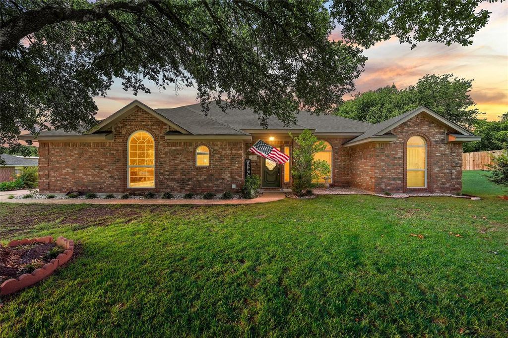 212 Sherwood Oaks Drive, Waco