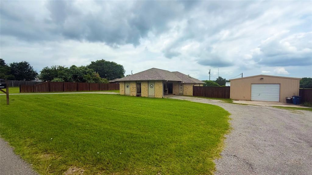 1356 Kerry Lane, Azle