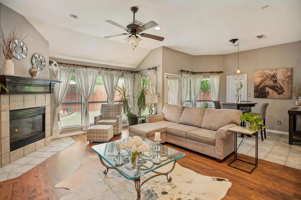 902 Granview Drive, Lewisville