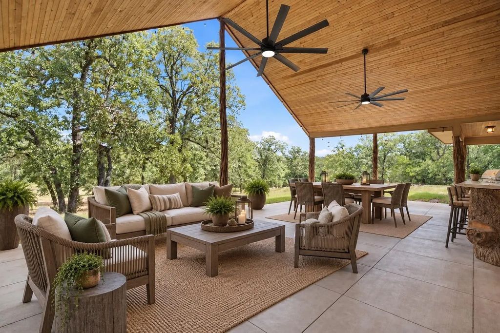 722 Three Skillet Road, Springtown
