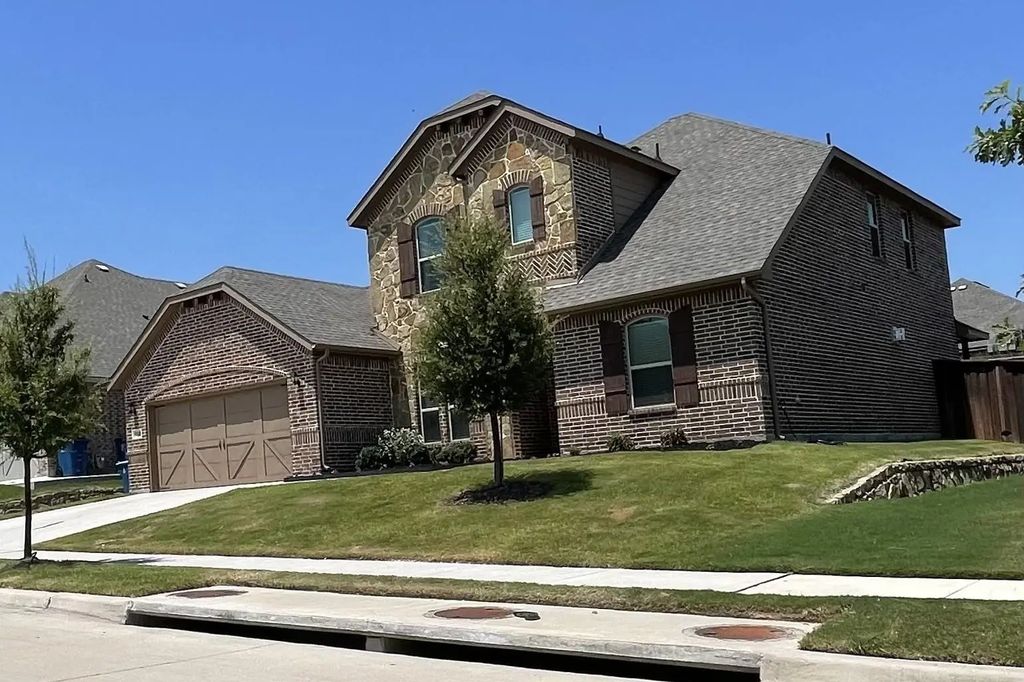 15108 Belclaire Avenue, Aledo