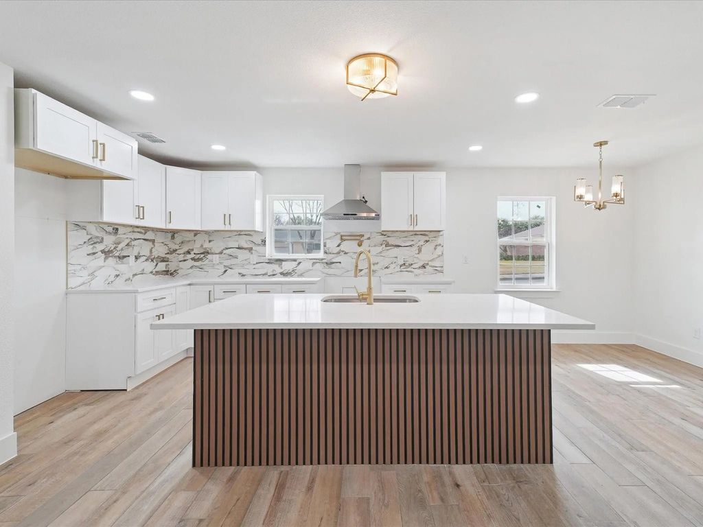 3027 Scenic Circle, Dallas