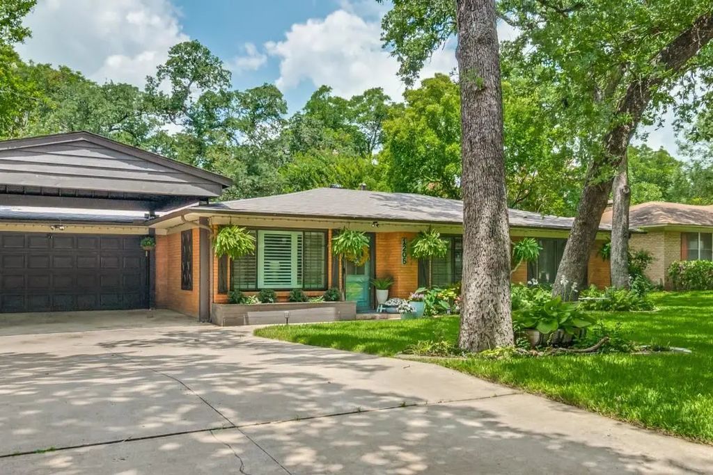 1205 Barker Street, Arlington