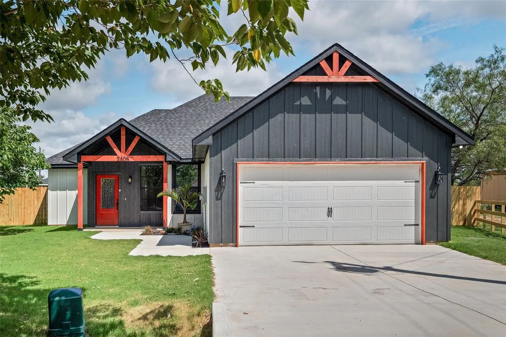 2408 Creek Drive, Granbury