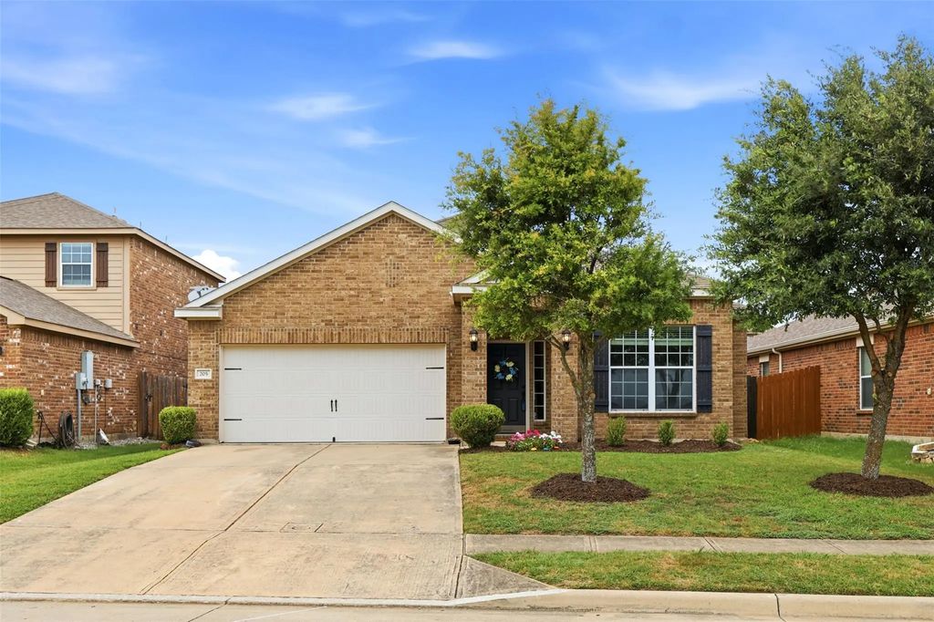 205 Oriole Drive, Anna