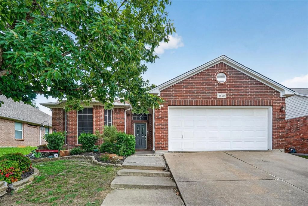 8868 Trace Ridge Parkway, Fort Worth