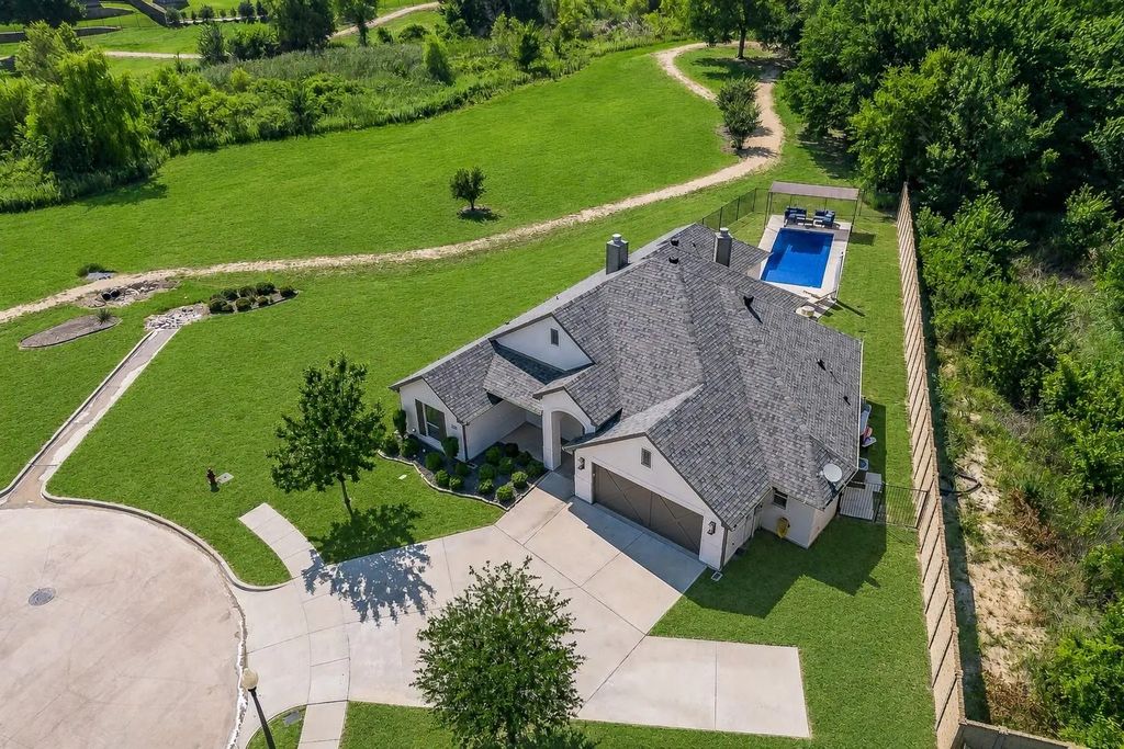 556 Sagebrush Court, Aledo