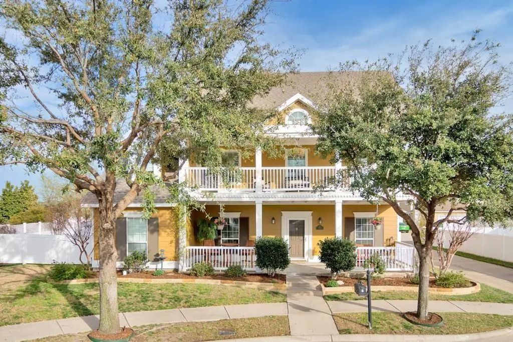 1140 Wenk Court, Aubrey