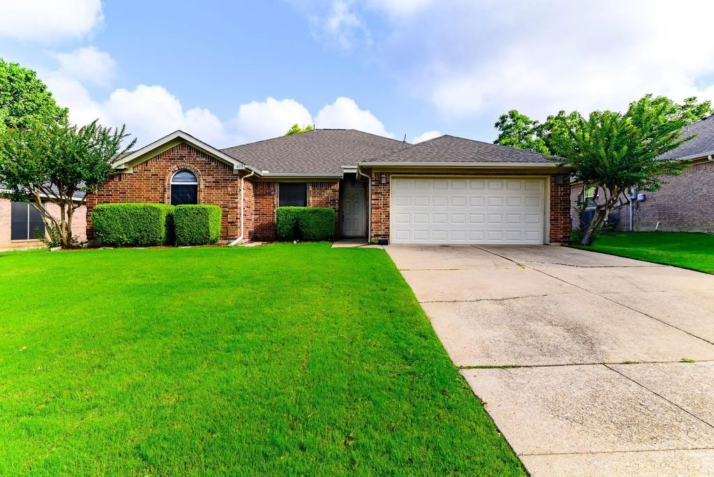 633 Manchester Drive, Mansfield