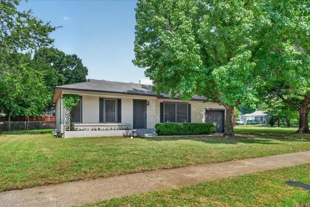 307 Norwood Drive, Hurst