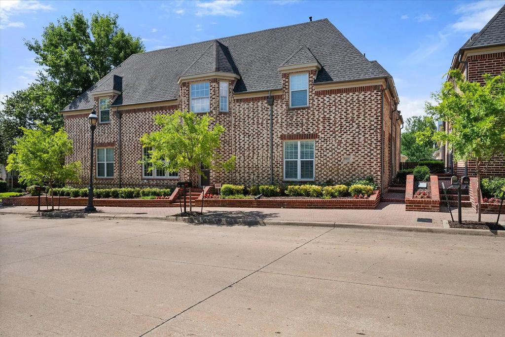 8232 Bridge Street, North Richland Hills