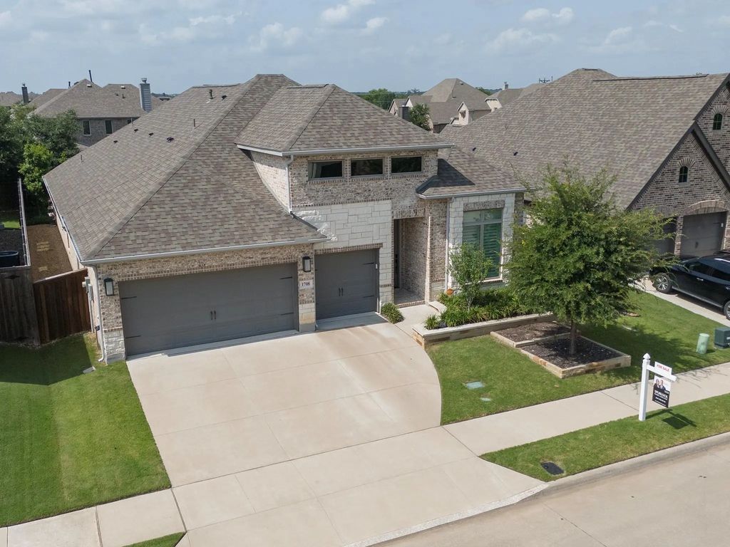 1708 Red Rose Trail, Celina