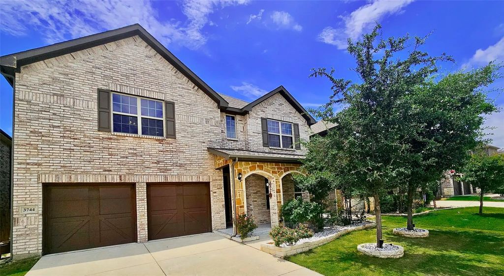3744 Holly Brook Drive, Fort Worth