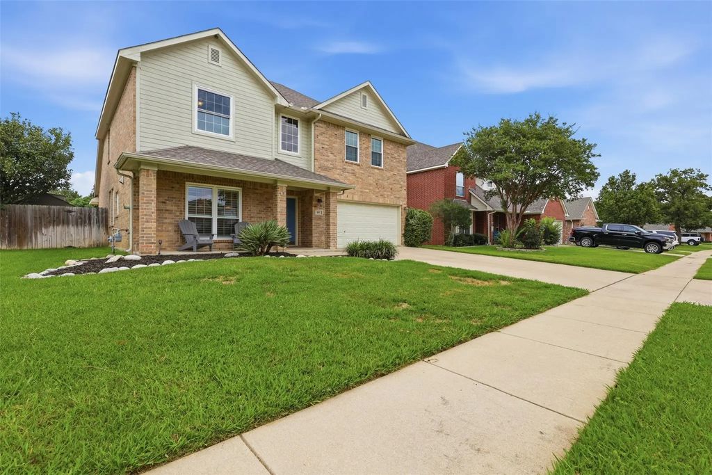 807 Huebner Way, Burleson