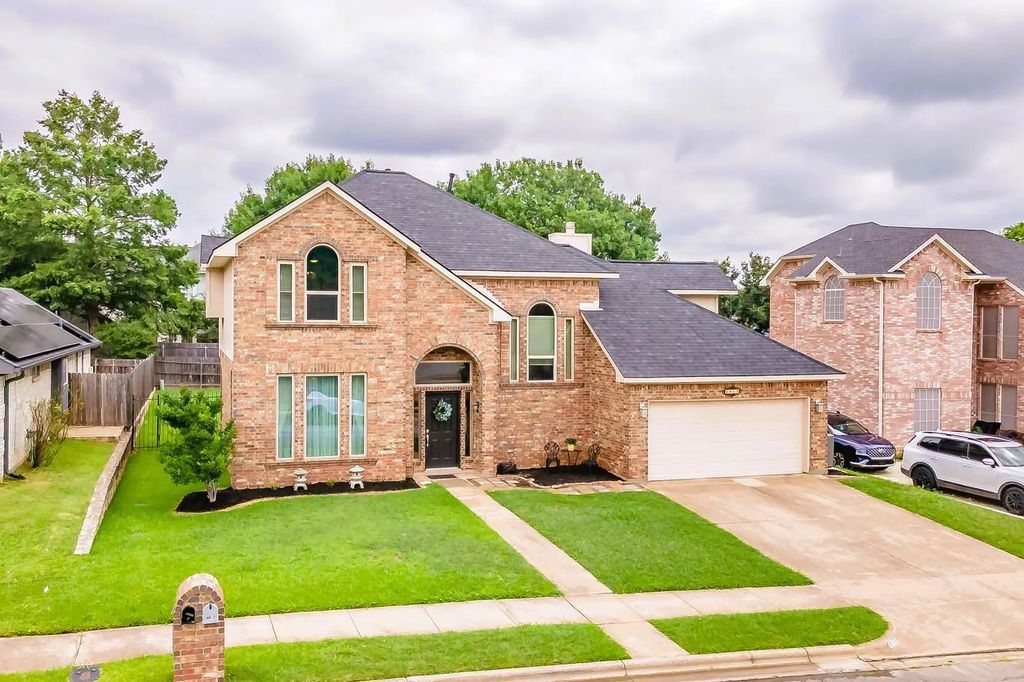 6817 Greenleaf Drive, North Richland Hills