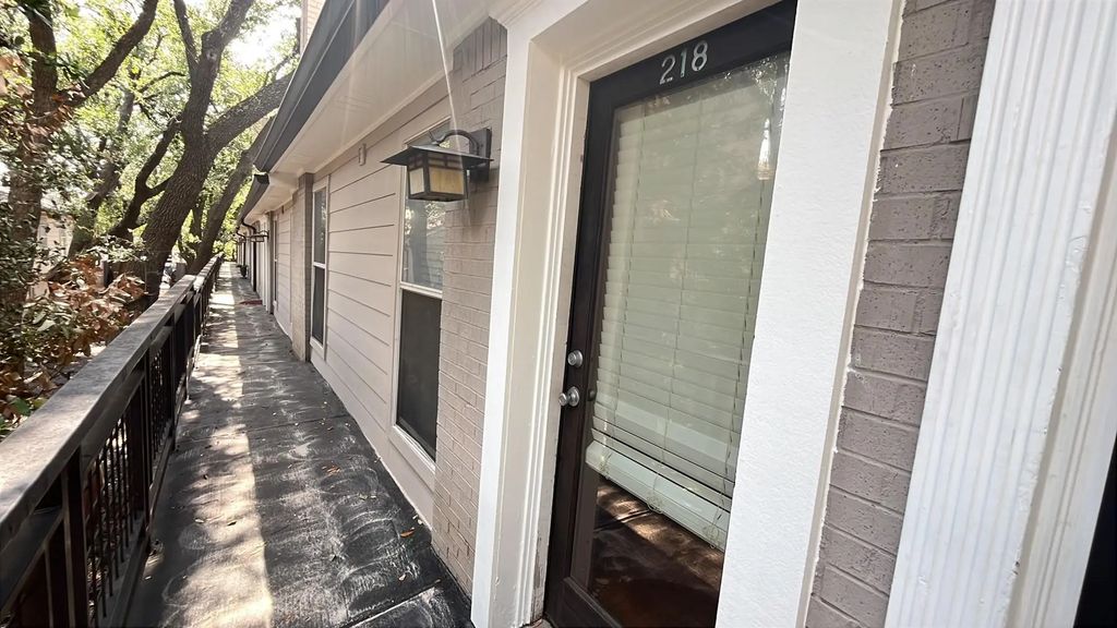 7734 Meadow Road 218, Dallas