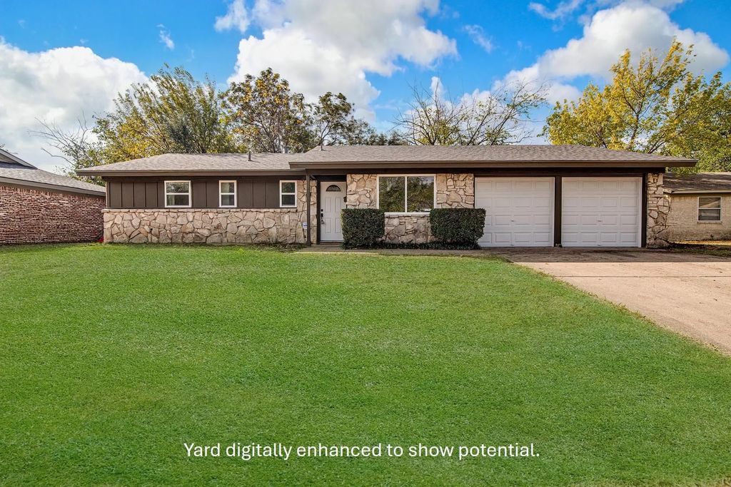 909 Kelley Drive, Everman