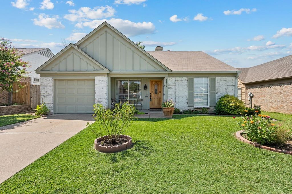 3908 River Birch Road, Fort Worth