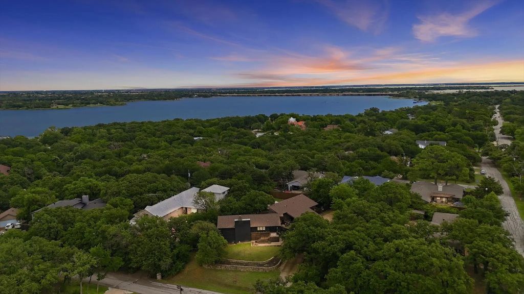 104 Highland Lake Drive, Highland Village