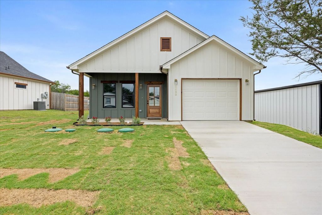 2603 Creekview Drive, Granbury