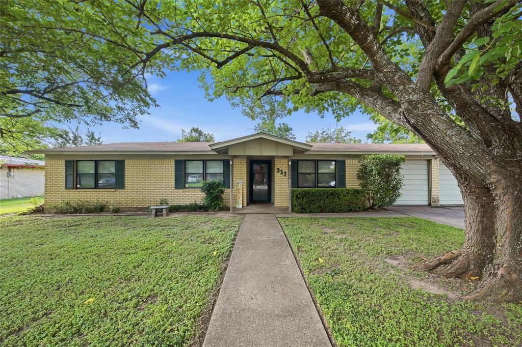 912 W Elizabeth Drive, Robinson