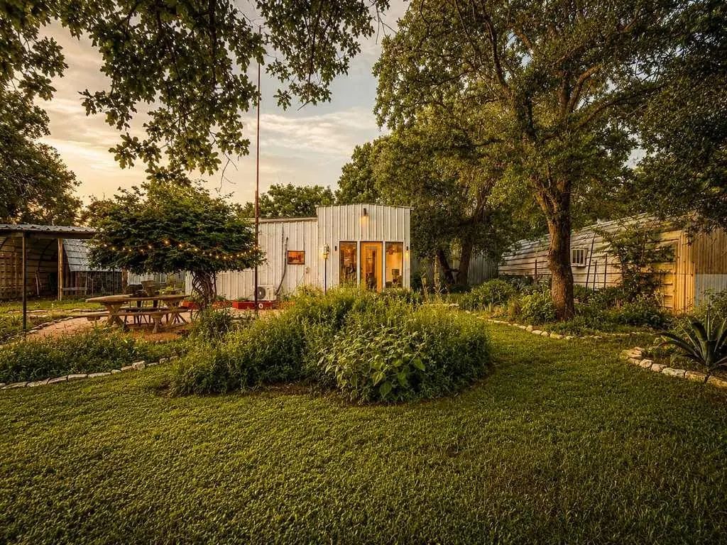 128 E Castlewood Drive, Marble Falls