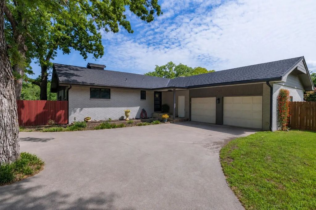 205 Timberlake Drive, Azle