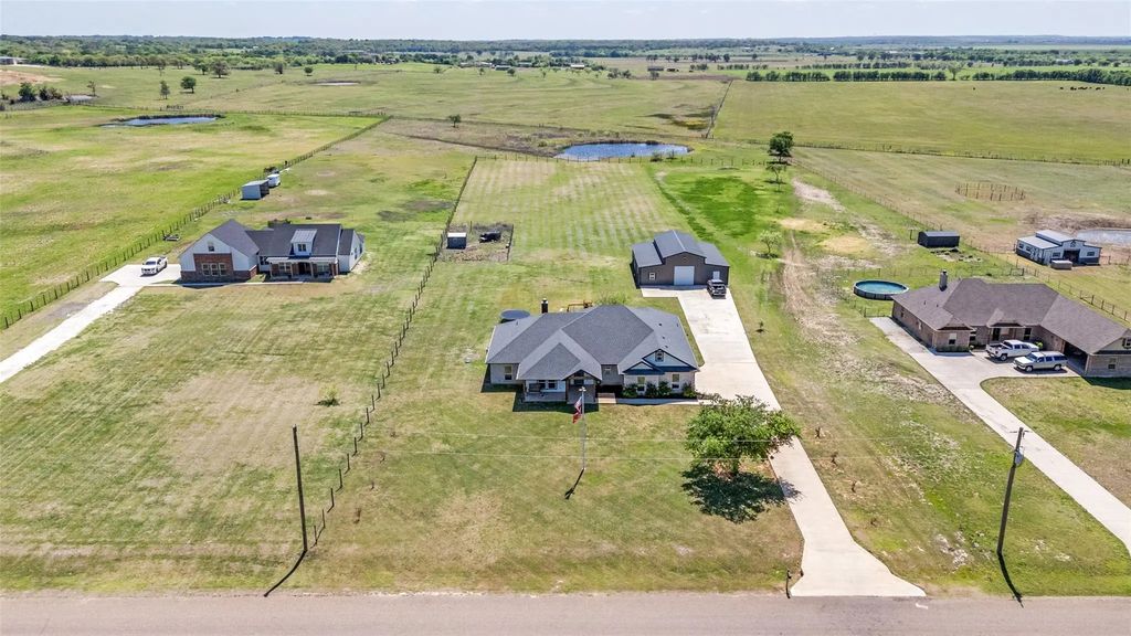 2340 County Road 1104, Cleburne