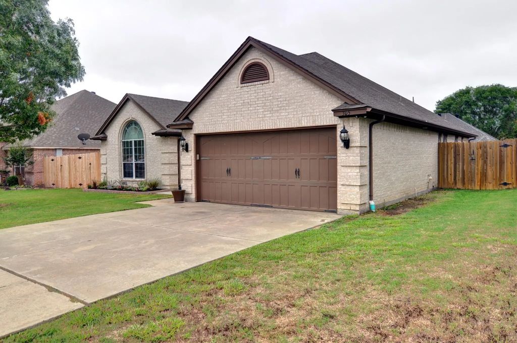 305 Aspen Court W, Aledo