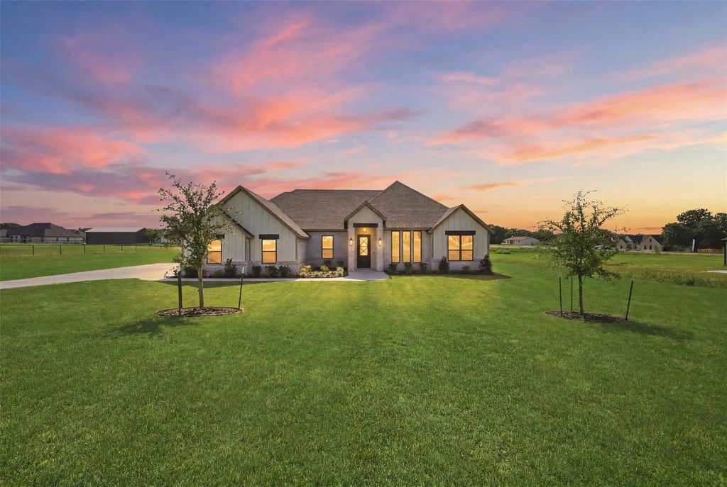 2004 Forest Bridge Drive, Azle