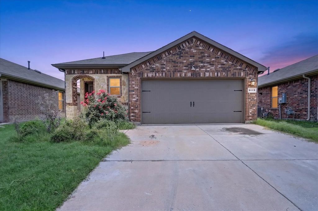 3113 Prairie Hill Grove, Crandall