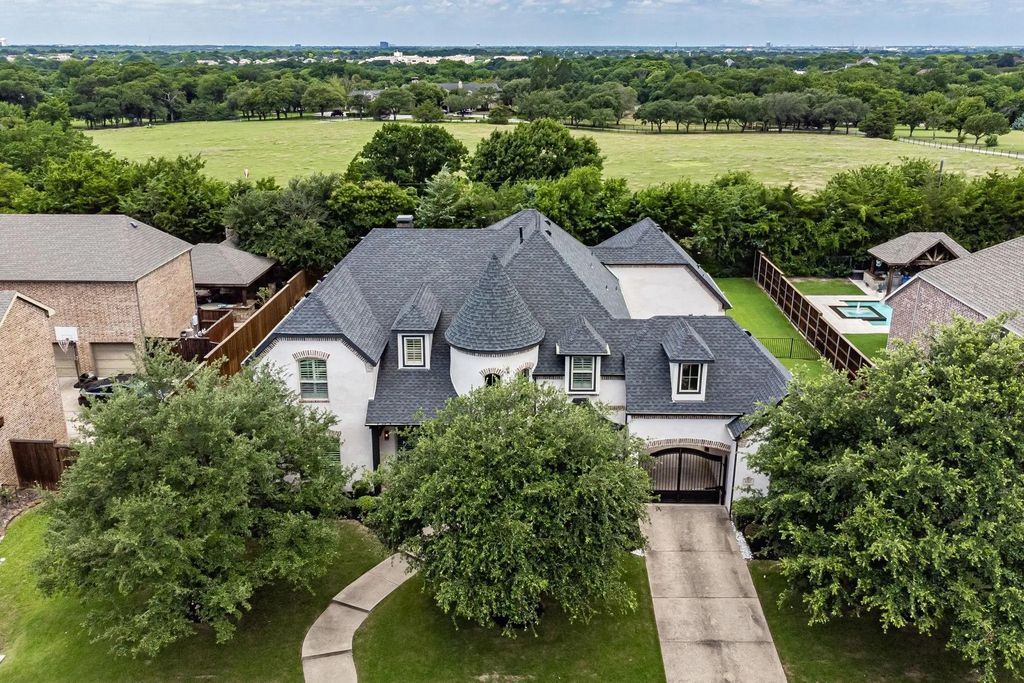 1327 Twin Knoll Drive, Murphy
