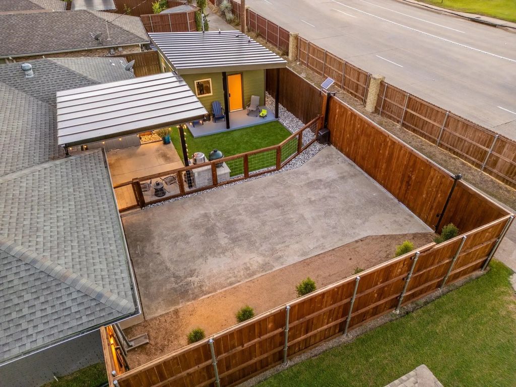 6605 Fernshaw Drive, Dallas